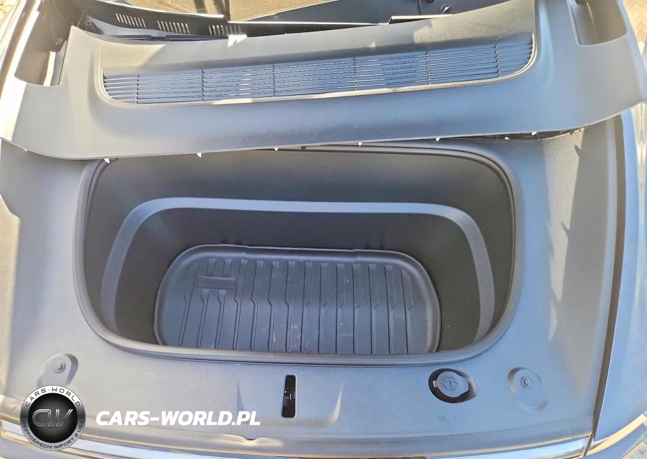 2026 Tesla Model Y VIN:7SAYGDEE9TF580075 - 12