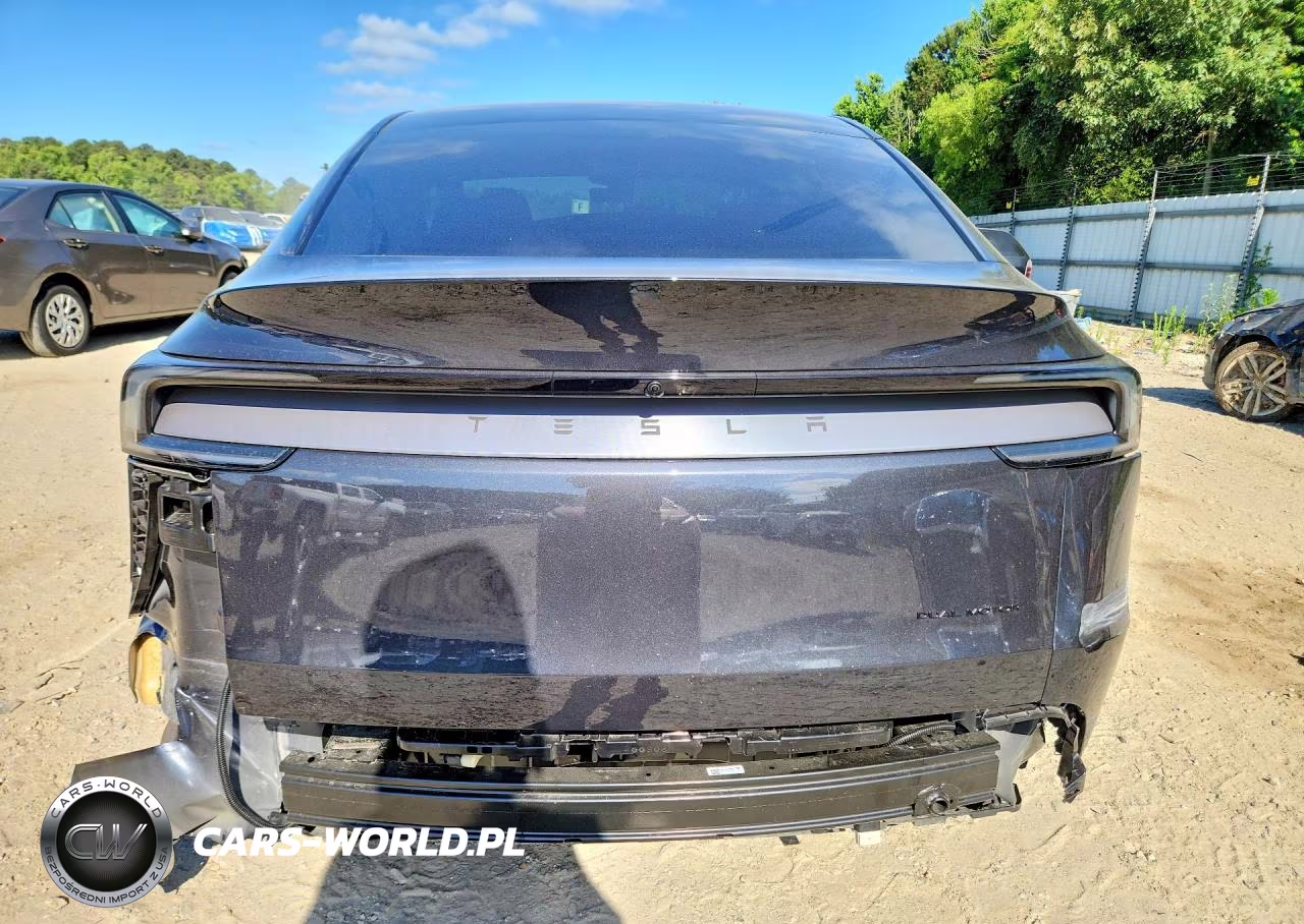 2026 Tesla Model Y VIN:7SAYGDEE9TF580075 - 6