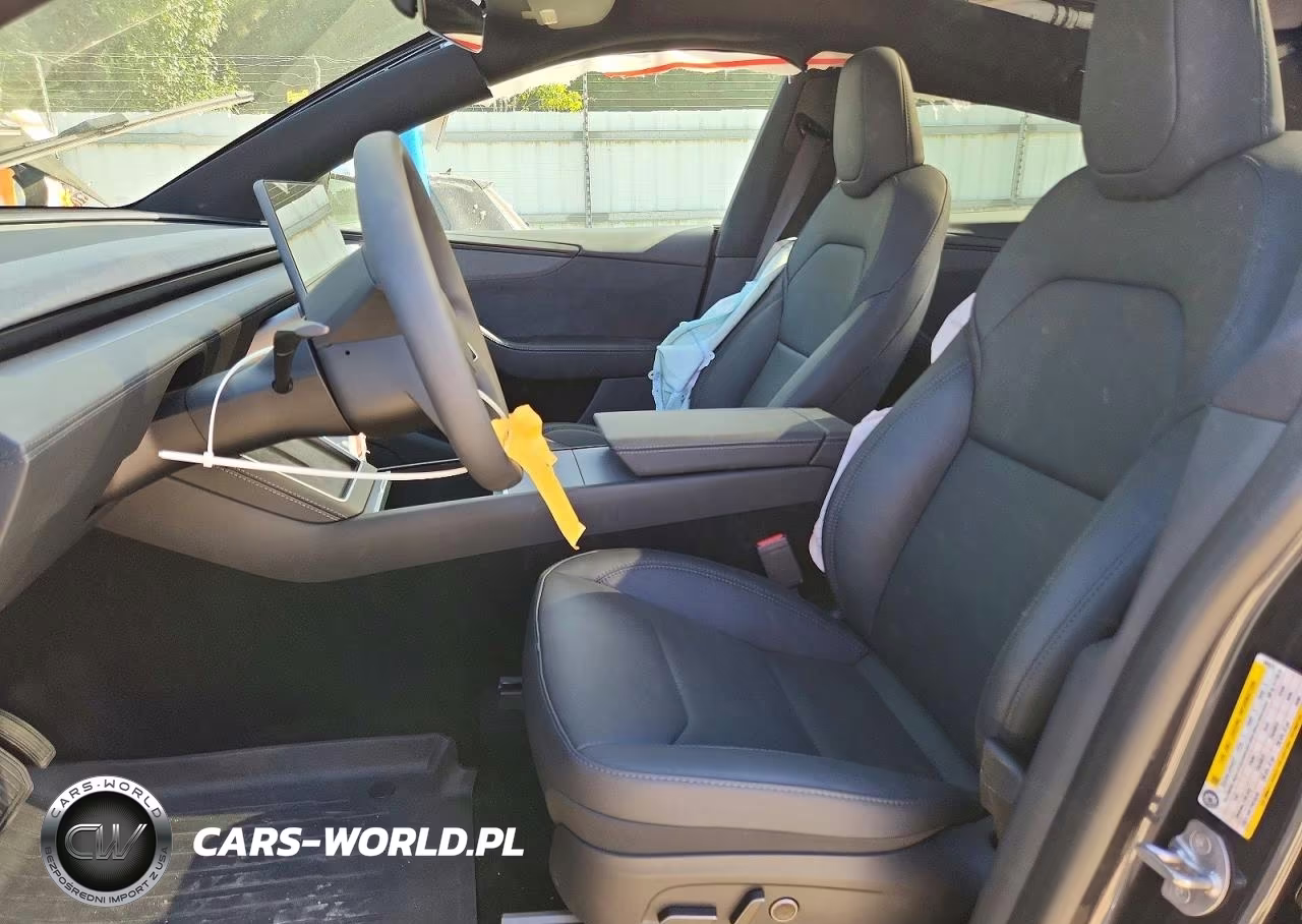 2026 Tesla Model Y VIN:7SAYGDEE9TF580075 - 7