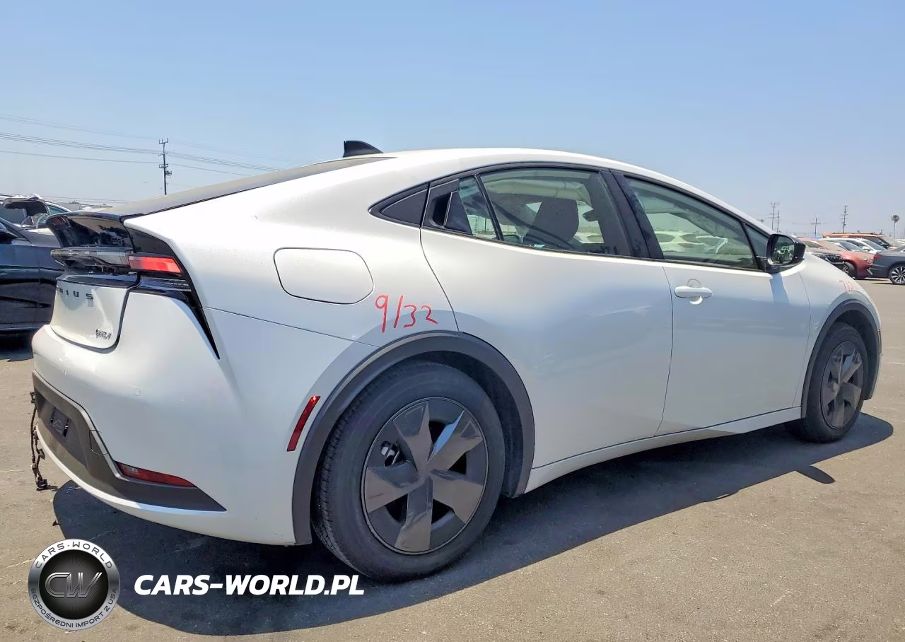 2026 Toyota Prius Plug-In Hybrid Se VIN:JTDACACUXT3072584 - 3
