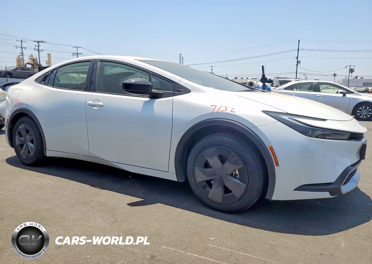 2026 Toyota Prius Plug-In Hybrid Se VIN:JTDACACUXT3072584 - 4