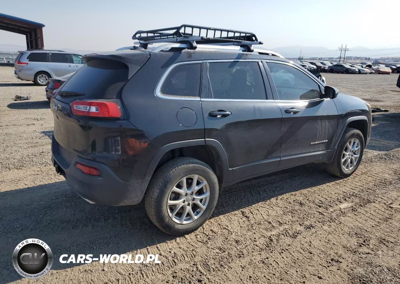2016 Jeep Cherokee Latitude VIN:1C4PJMCS5GW176176 - 3