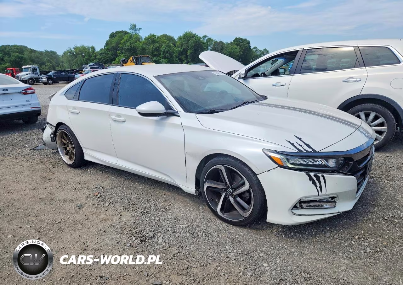 2018 Honda Accord Sport VIN:1HGCV1F39JA077128 - 4