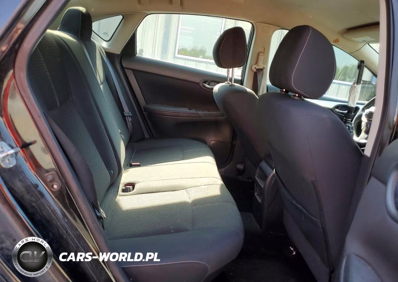 2016 Nissan Sentra S VIN:3N1AB7AP7GY320633 - 10