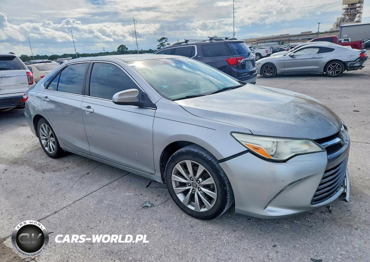 2016 Toyota Camry Xle VIN:4T1BF1FK3GU140791 - 4