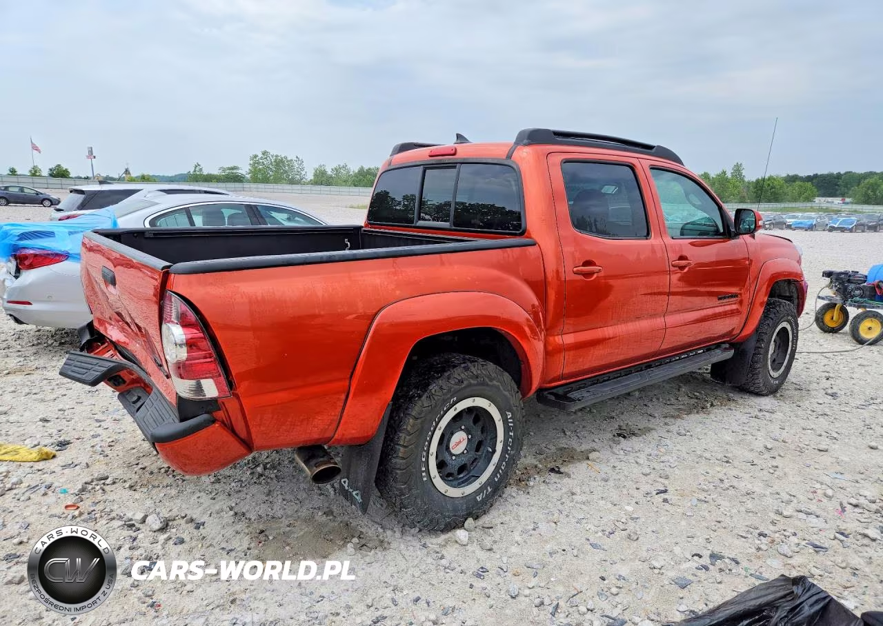 2015 Toyota Tacoma Trd Pro VIN:5TFLU4EN0FX133032 - 3