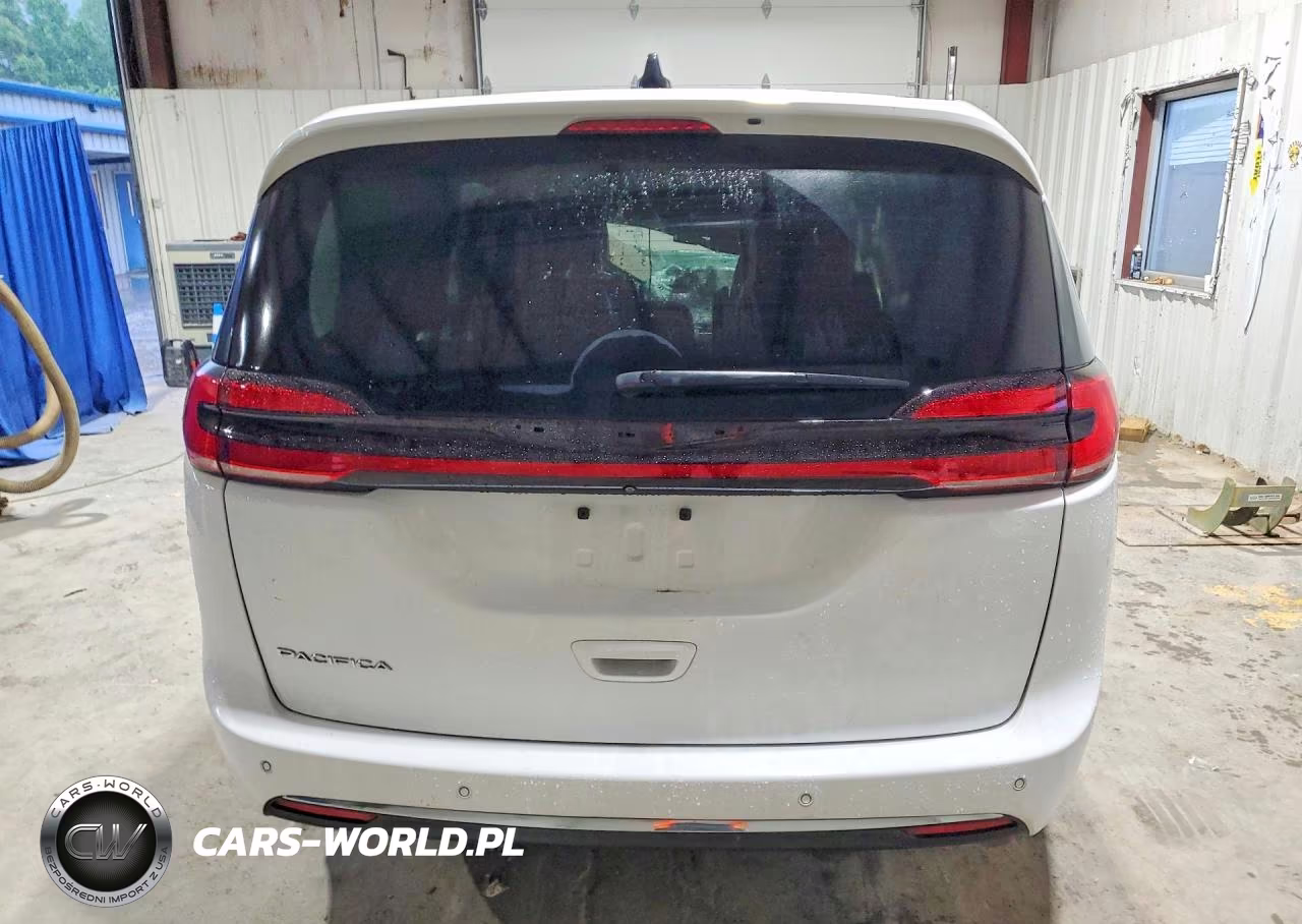 2024 Chrysler Pacifica Touring L VIN:2C4RC1BG2RR146479 - 6