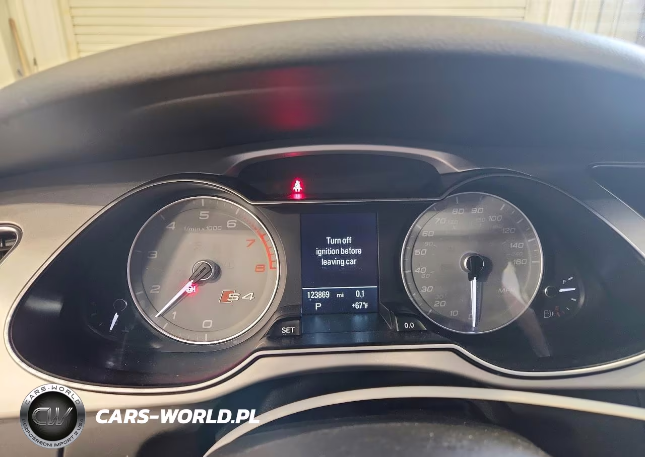 AUDI S4 PREMIUM VIN:WAUBGAFL1FA127044 - 9