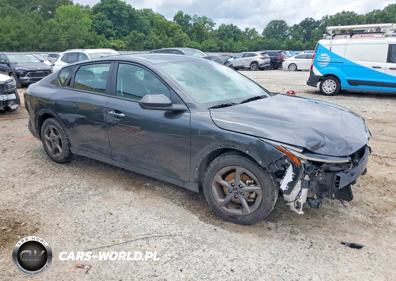 2025 Kia K4 Lxs VIN:3KPFT4DE2SE067563 - 4