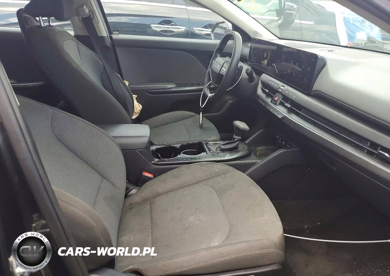 2025 Kia K4 Lxs VIN:3KPFT4DE2SE067563 - 7