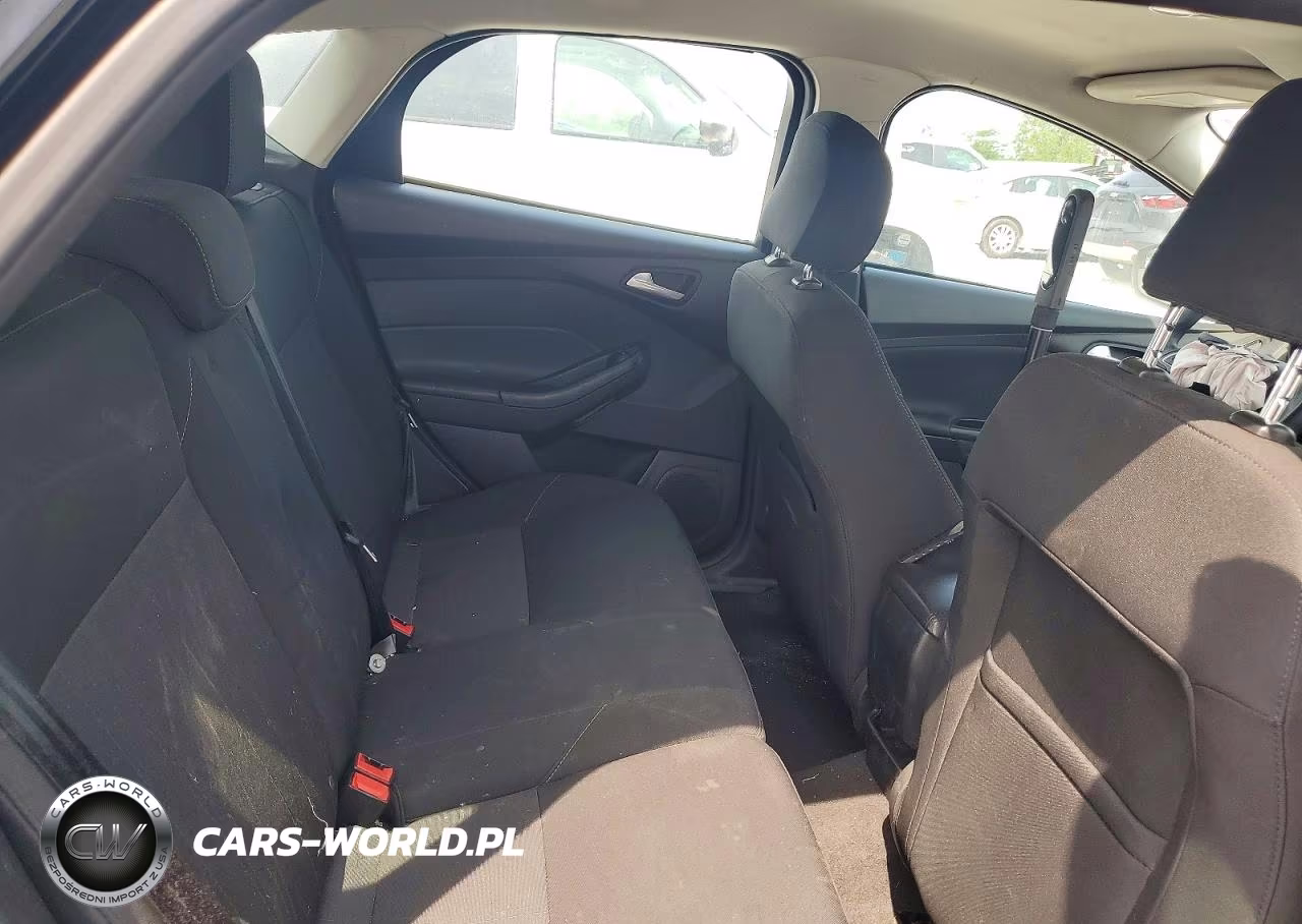 2017 Ford Focus Se VIN:1FADP3K27HL218269 - 10