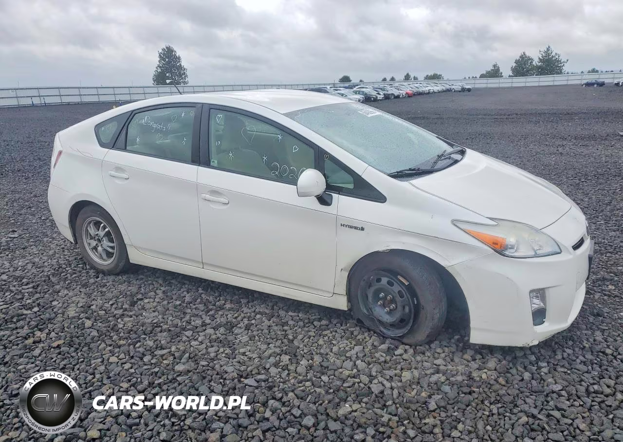 2011 Toyota Prius Two VIN:JTDKN3DU5B5369256 - 4