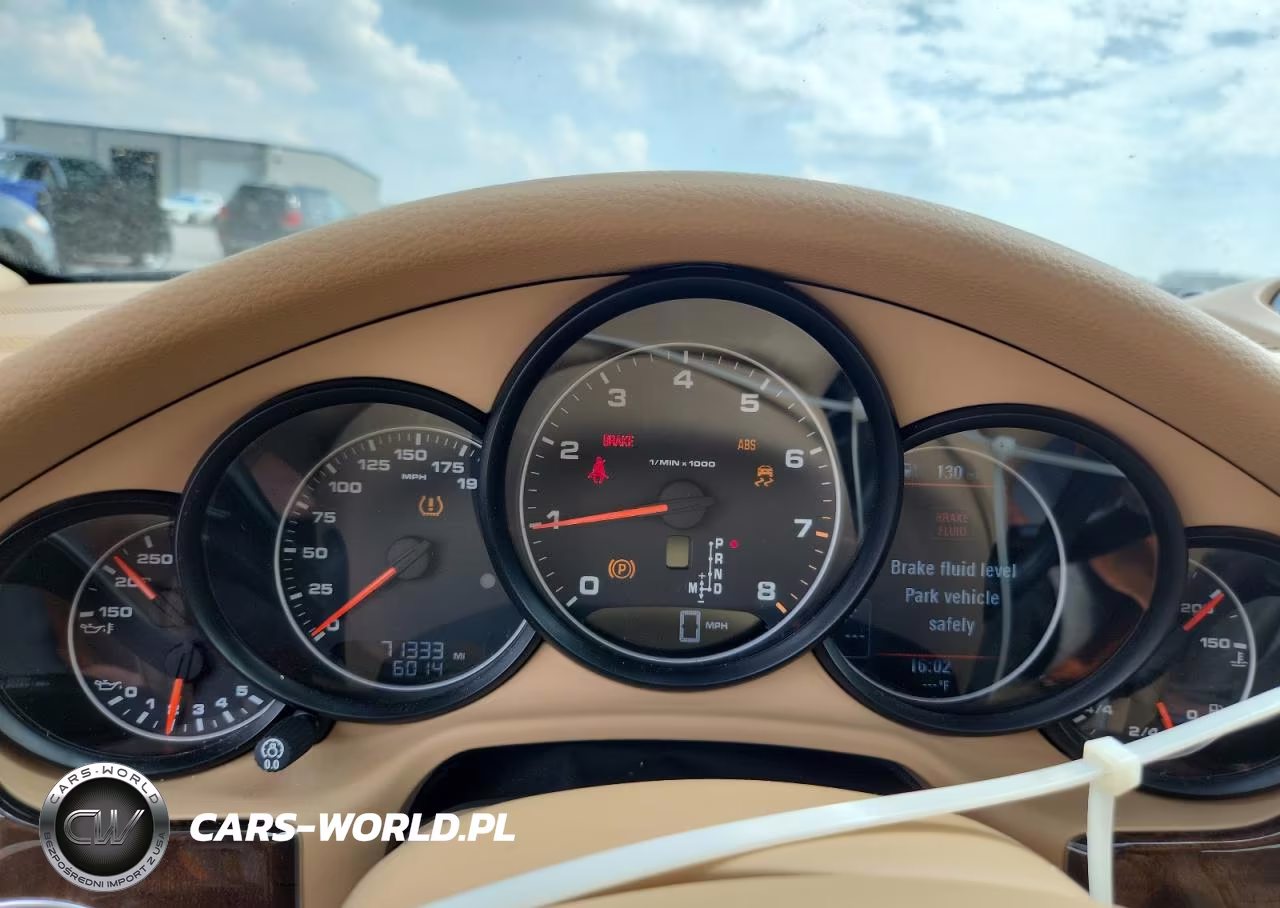 2015 Porsche Panamera 2 VIN:WP0AA2A73FL000459 - 9