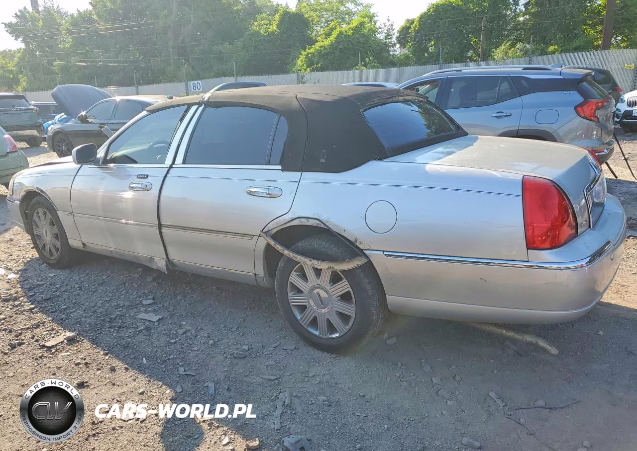 2003 Lincoln Town Car Cartier VIN:1LNHM83W73Y608220 - 2
