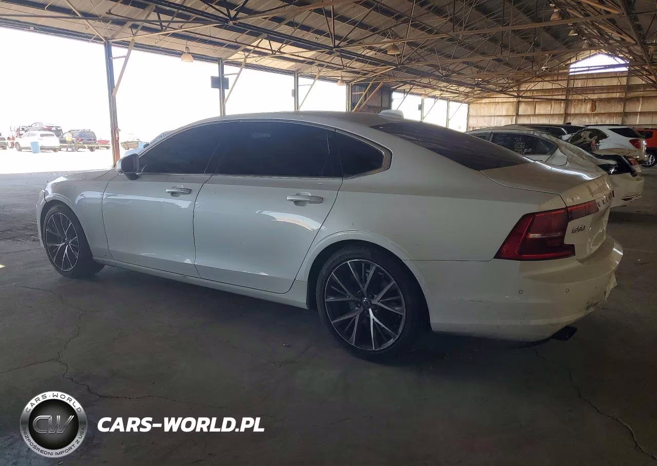 2018 Volvo S90 T5 Momentum VIN:LVY982MK2JP032831 - 2