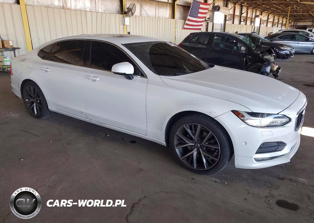 2018 Volvo S90 T5 Momentum VIN:LVY982MK2JP032831 - 4