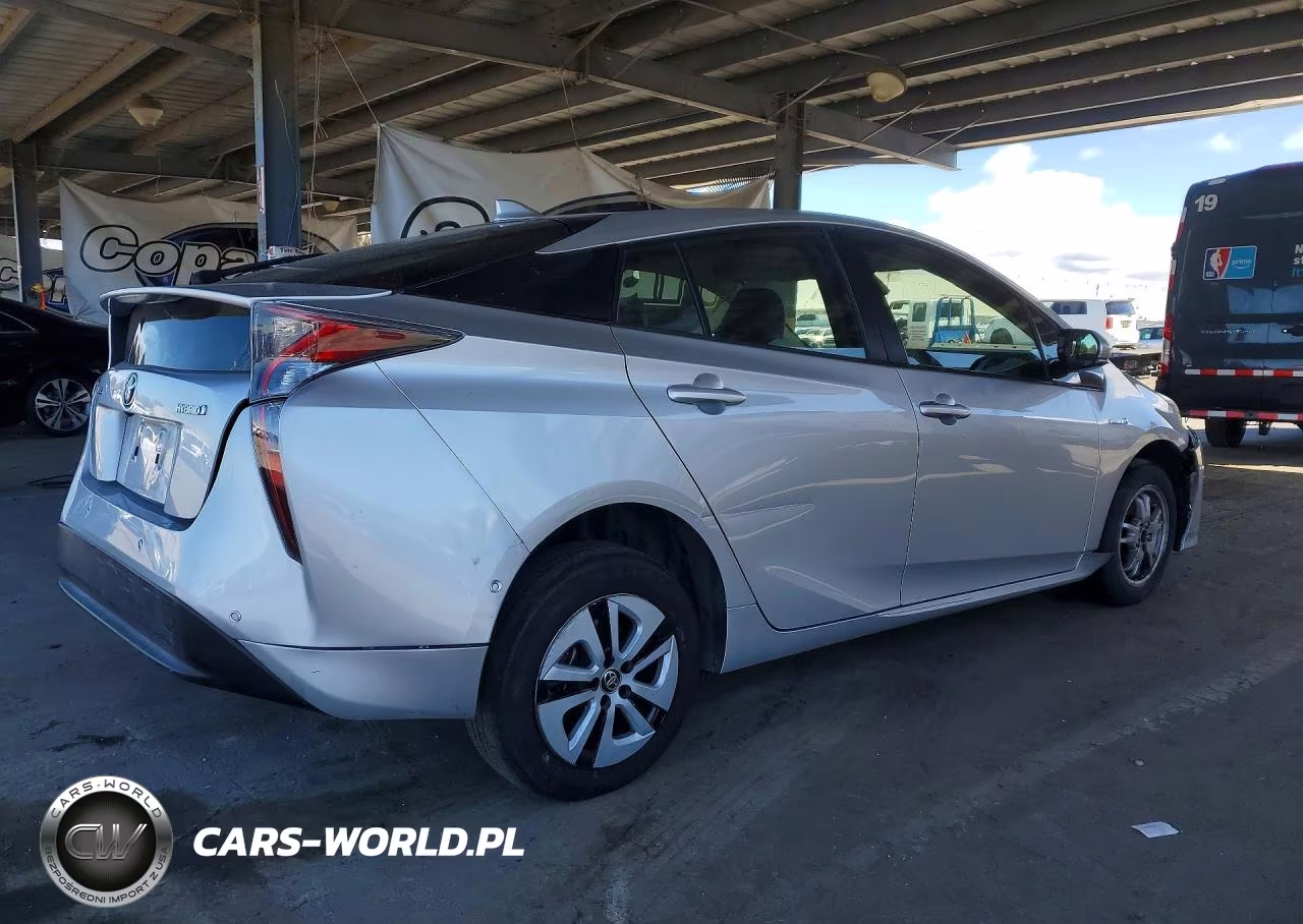2018 Toyota Prius Two VIN:JTDKBRFUXJ3599748 - 3