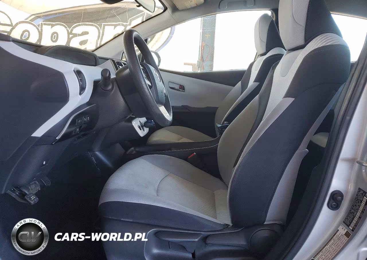 2018 Toyota Prius Two VIN:JTDKBRFUXJ3599748 - 7