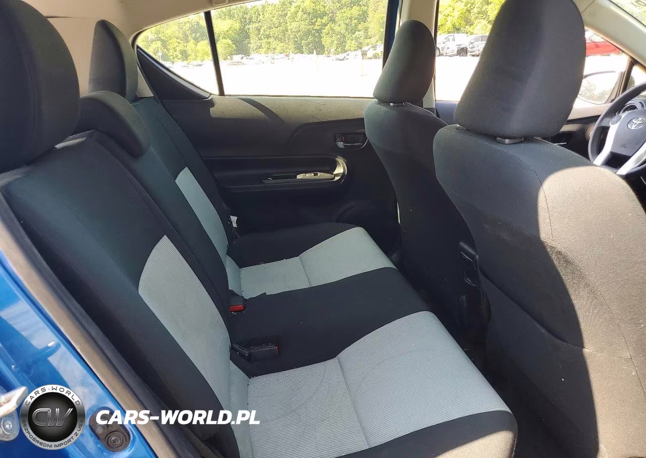 2016 Toyota Prius C Two VIN:JTDKDTB35G1132147 - 10
