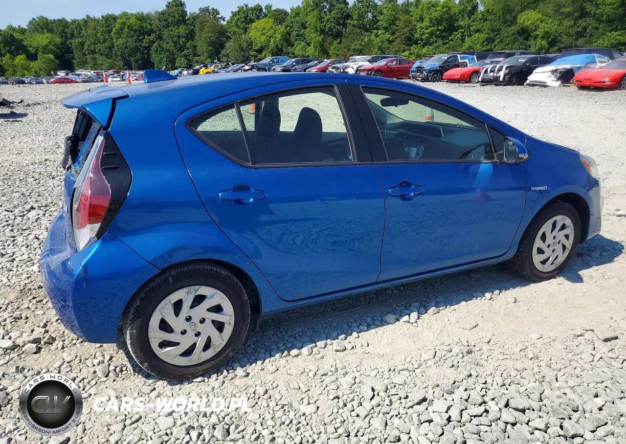 2016 Toyota Prius C Two VIN:JTDKDTB35G1132147 - 3