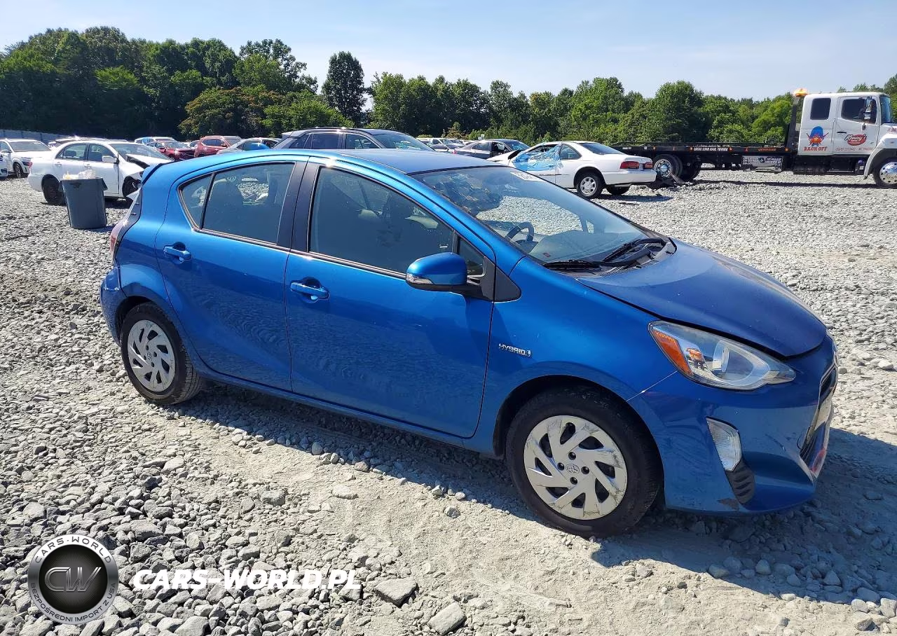 2016 Toyota Prius C Two VIN:JTDKDTB35G1132147 - 4