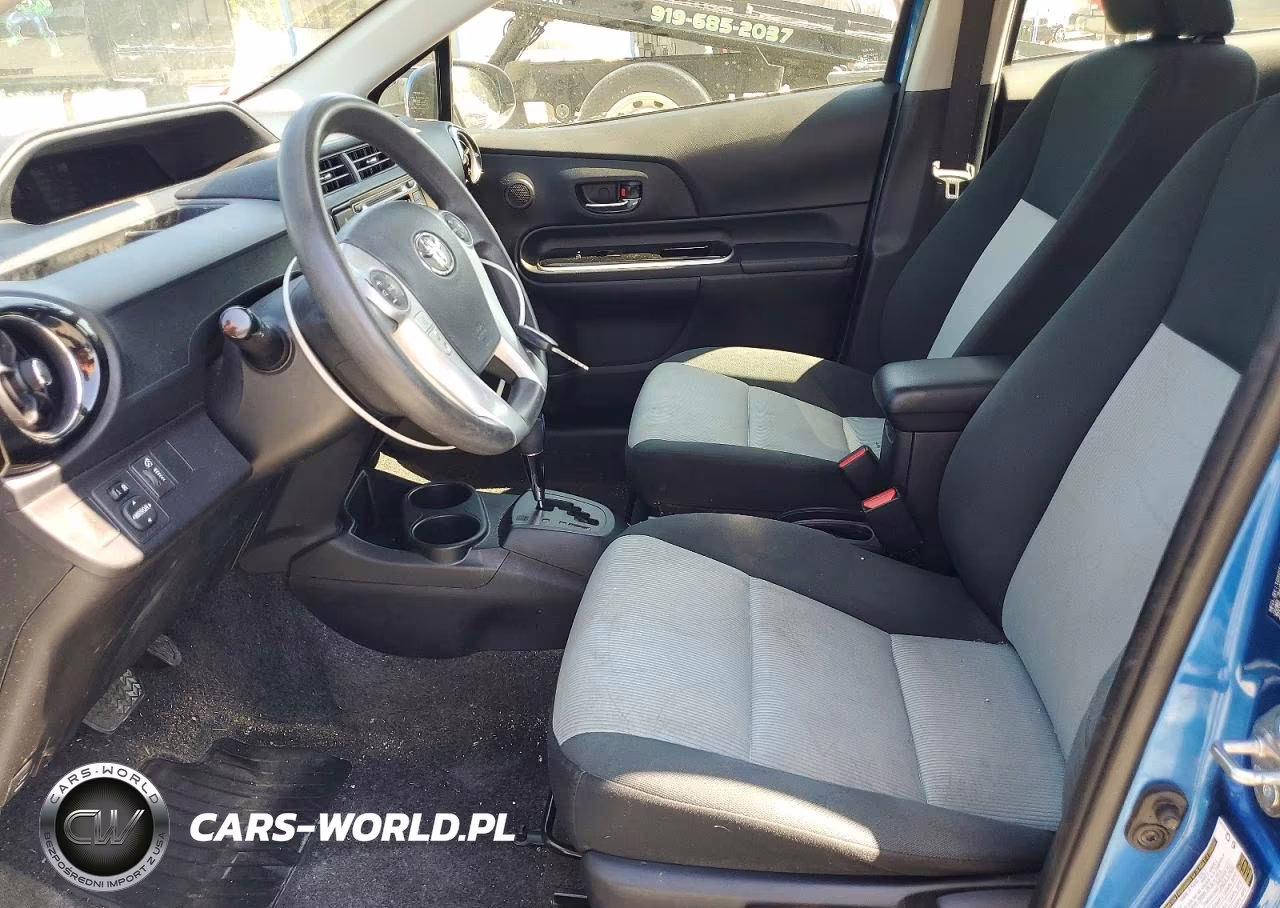 2016 Toyota Prius C Two VIN:JTDKDTB35G1132147 - 7