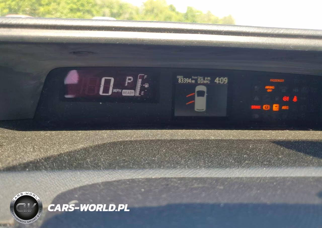 2016 Toyota Prius C Two VIN:JTDKDTB35G1132147 - 9