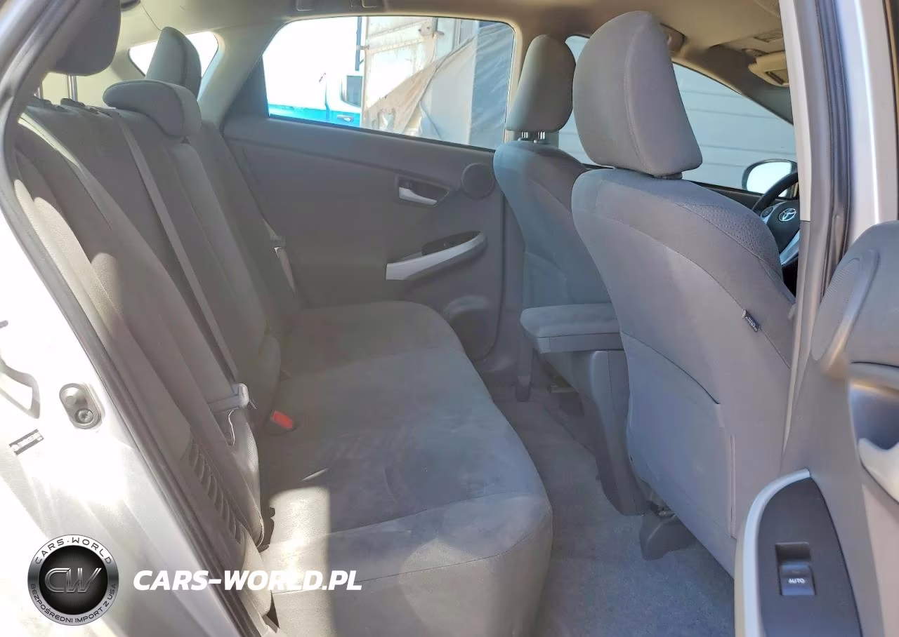 2011 Toyota Prius Three VIN:JTDKN3DU2B5368761 - 10