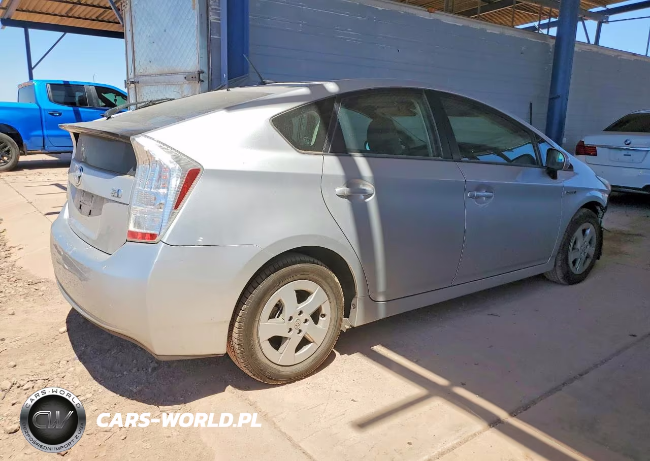 2011 Toyota Prius Three VIN:JTDKN3DU2B5368761 - 3