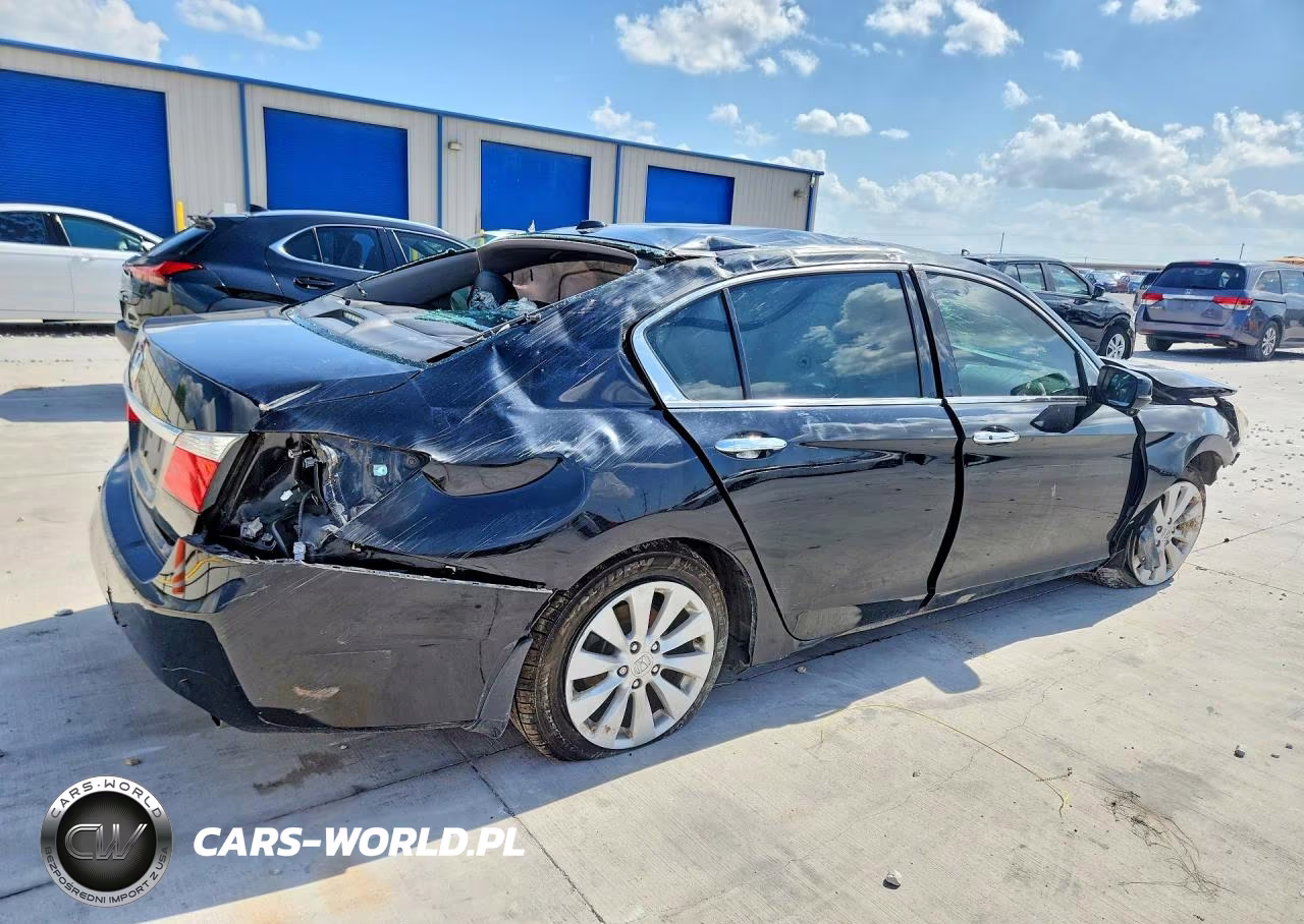 2015 Honda Accord Touring VIN:1HGCR3F93FA017888 - 3