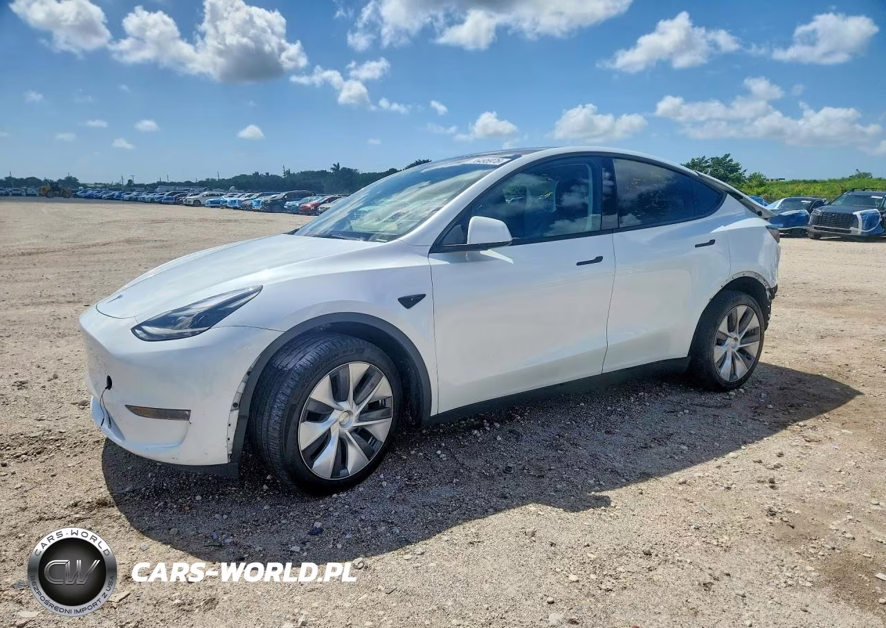 2024 Tesla Model Y – zdjęcie 1 z 14