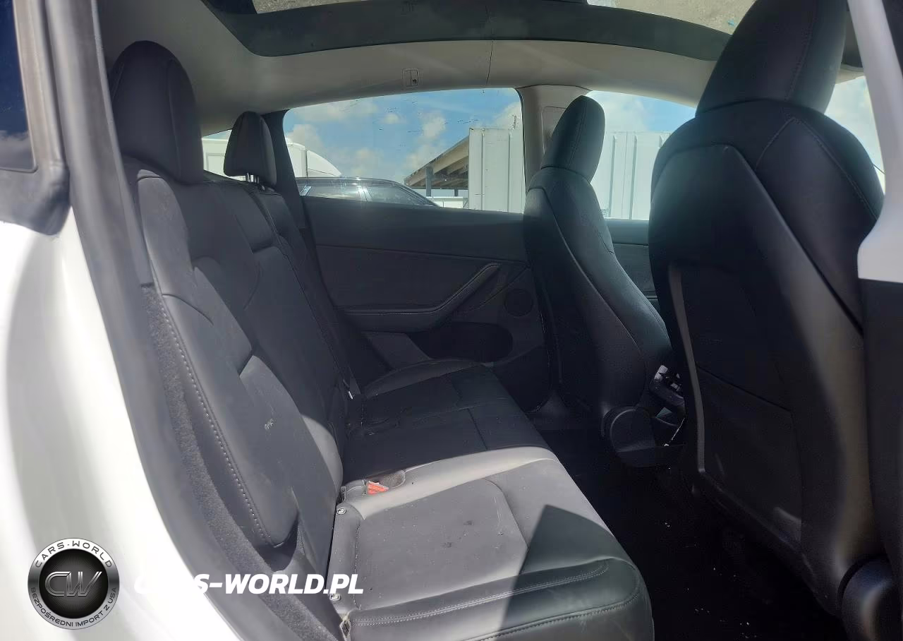 2024 Tesla Model Y VIN:7SAYGDEE0RA246992 - 11
