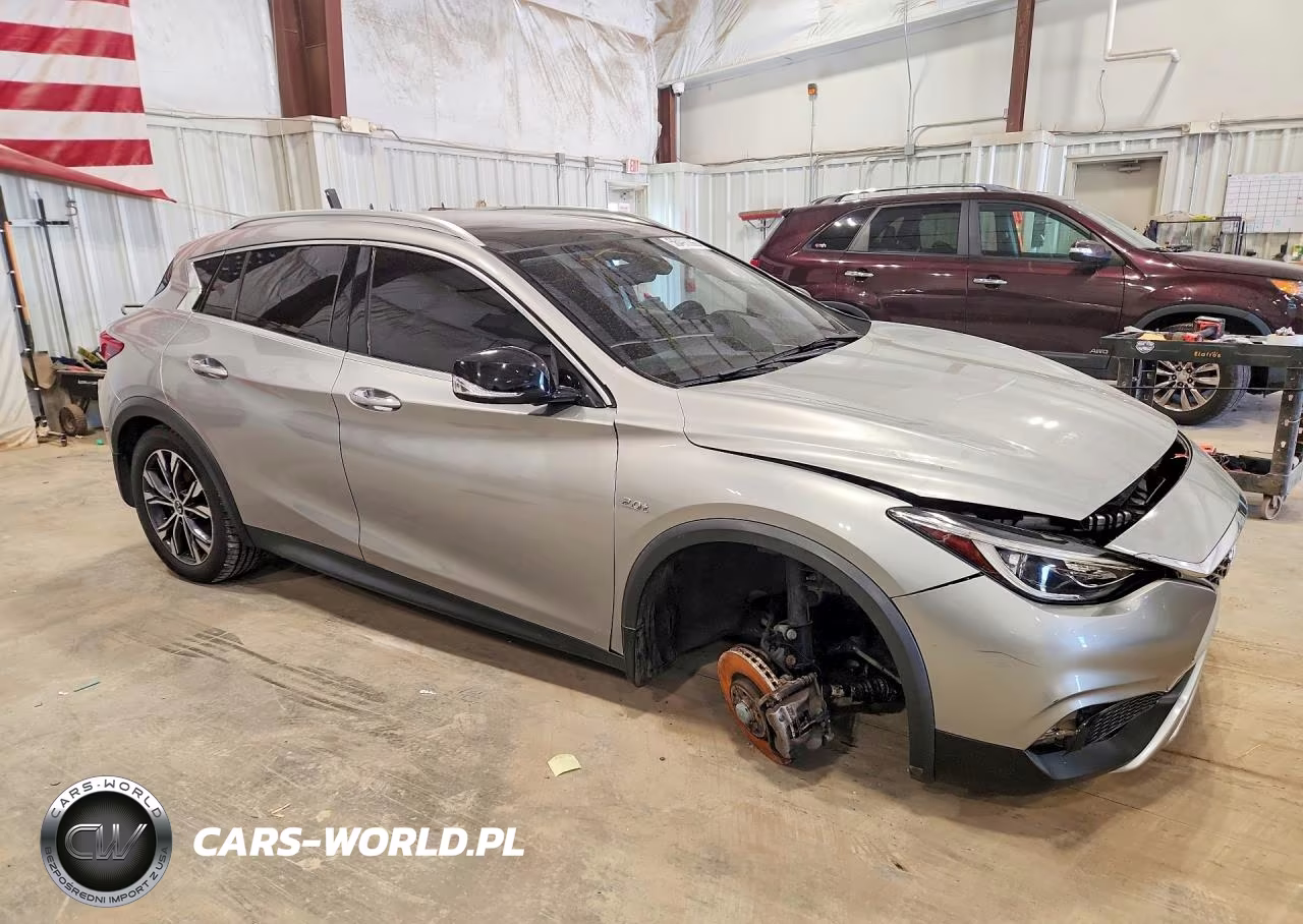 2017 Infiniti Qx30 Premium VIN:SJKCH5CR1HA024646 - 4