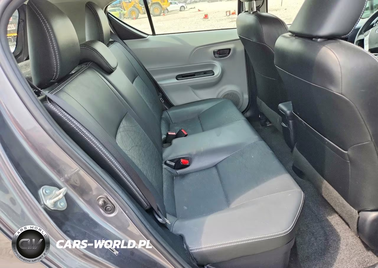 2013 Toyota Prius C Four VIN:JTDKDTB36D1551698 - 10