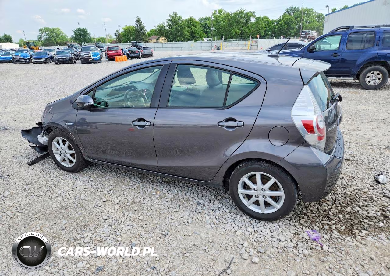 2013 Toyota Prius C Four VIN:JTDKDTB36D1551698 - 2
