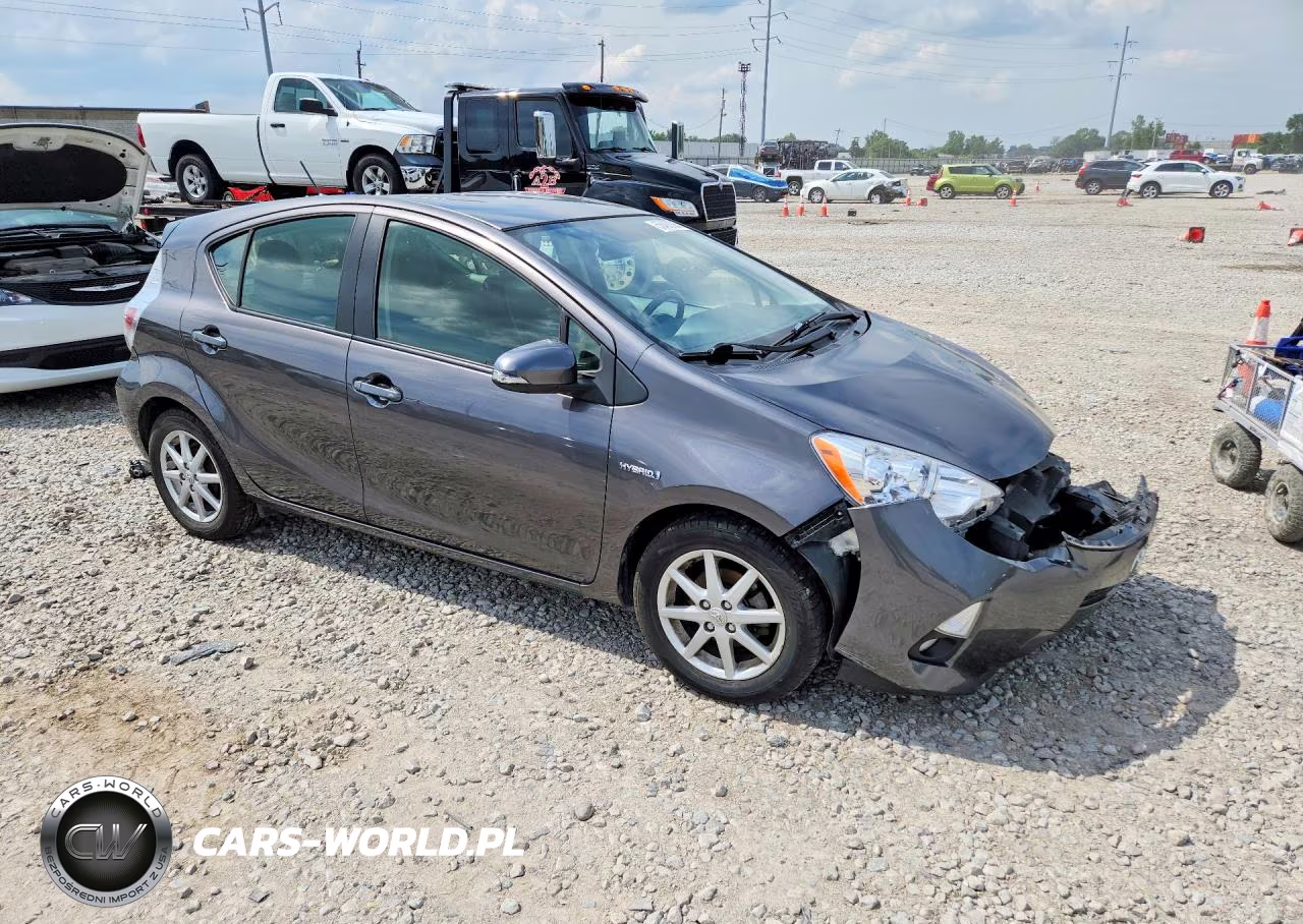 2013 Toyota Prius C Four VIN:JTDKDTB36D1551698 - 4