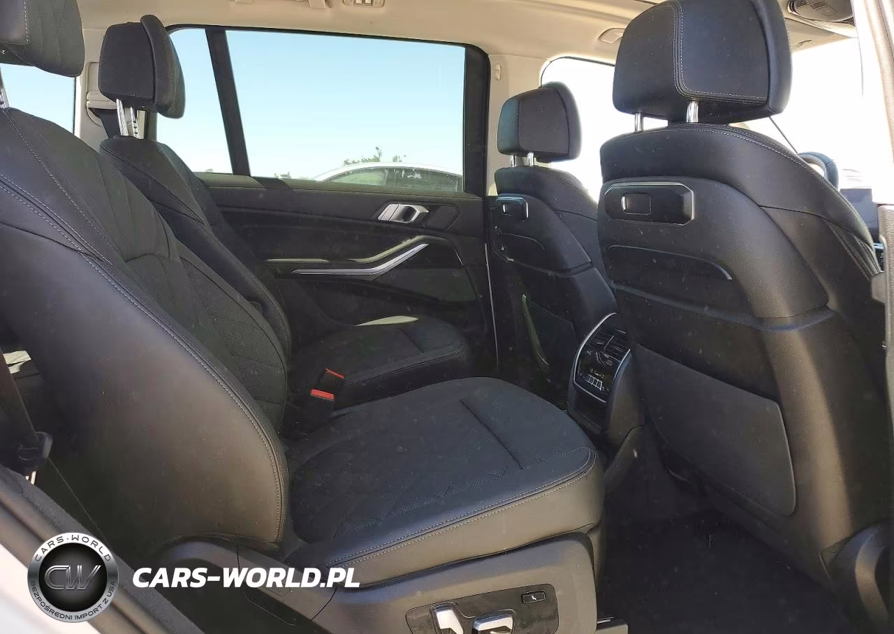 2025 BMW X7 xDrive40I VIN:5UX23EM09S9X72971 - 11
