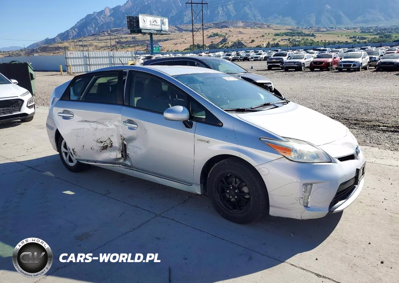 2015 Toyota Prius Three VIN:JTDKN3DU0F0413862 - 4