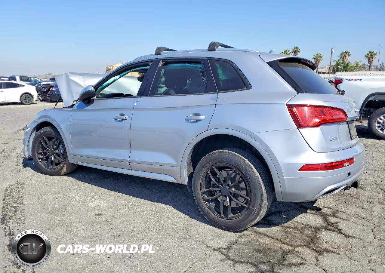 2018 Audi Q5 Premium VIN:WA1ANAFY0J2039437 - 2
