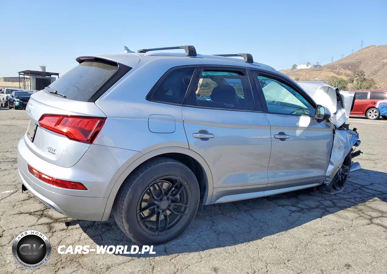 2018 Audi Q5 Premium VIN:WA1ANAFY0J2039437 - 3