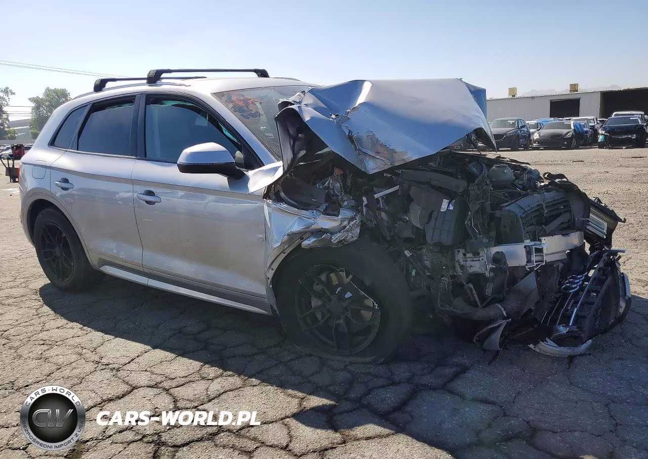2018 Audi Q5 Premium VIN:WA1ANAFY0J2039437 - 4