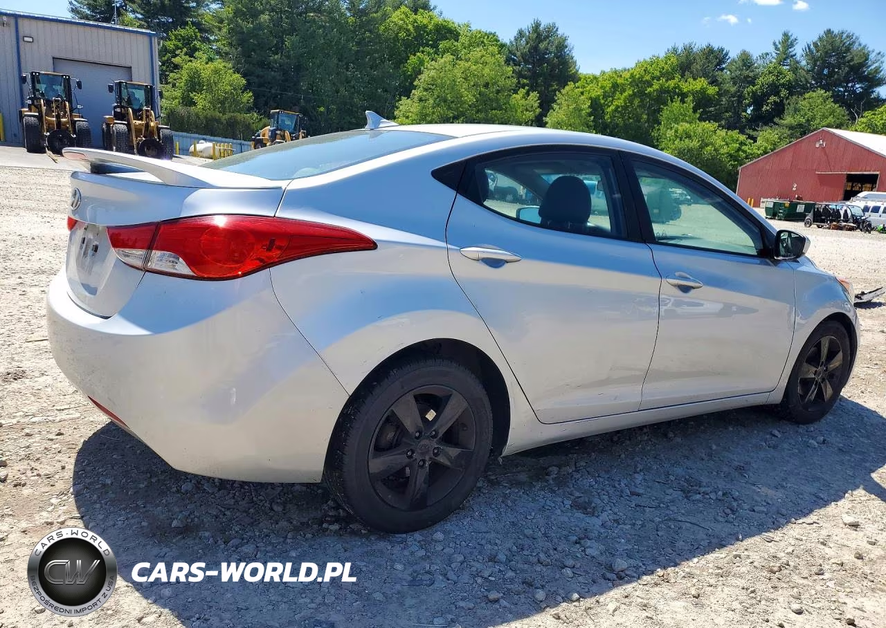 2013 Hyundai Elantra Gls VIN:5NPDH4AE4DH308017 - 3