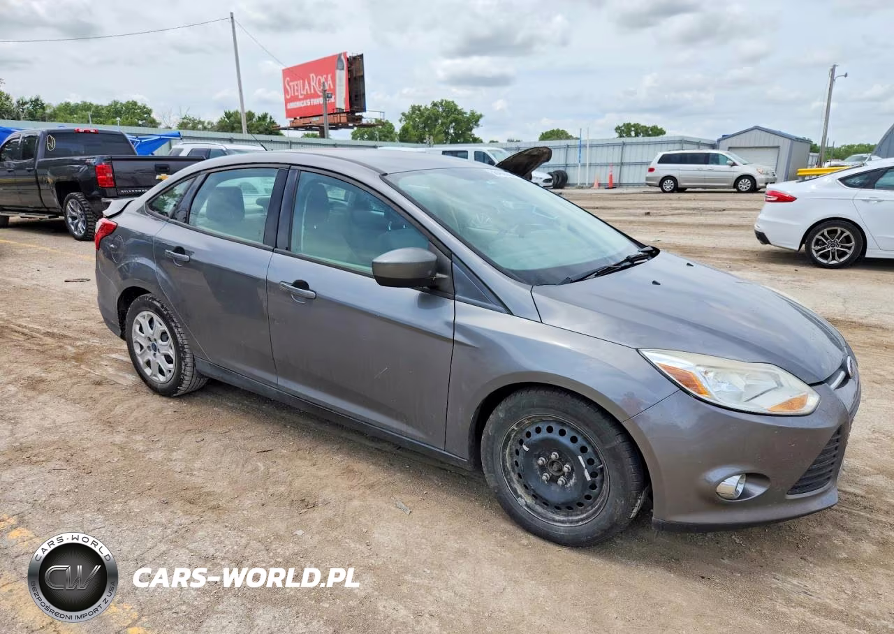 2012 Ford Focus Se VIN:1FAHP3F23CL313254 - 4