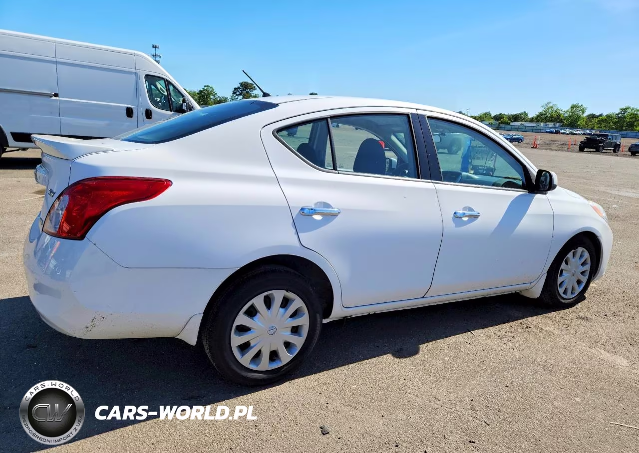 2014 Nissan Versa 1.6 S VIN:3N1CN7AP2EL828955 - 3