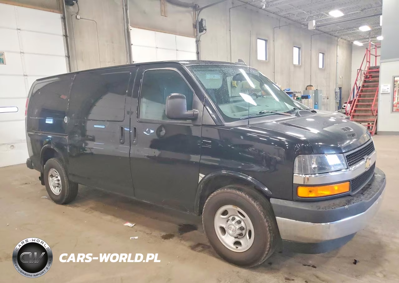 2018 Chevrolet Express G2500 VIN:1GCWGAFP7J1186065 - 4