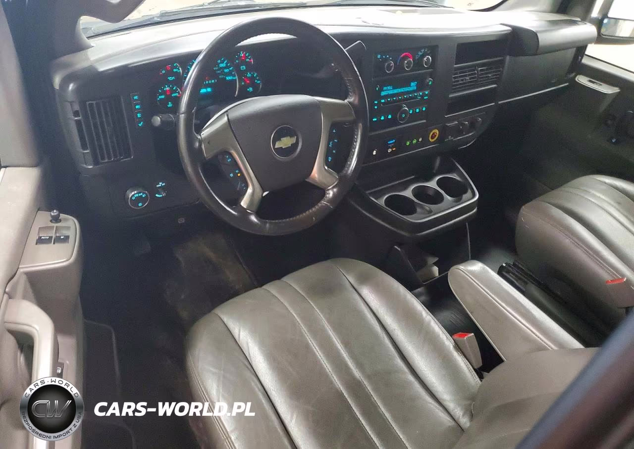 2018 Chevrolet Express G2500 VIN:1GCWGAFP7J1186065 - 8