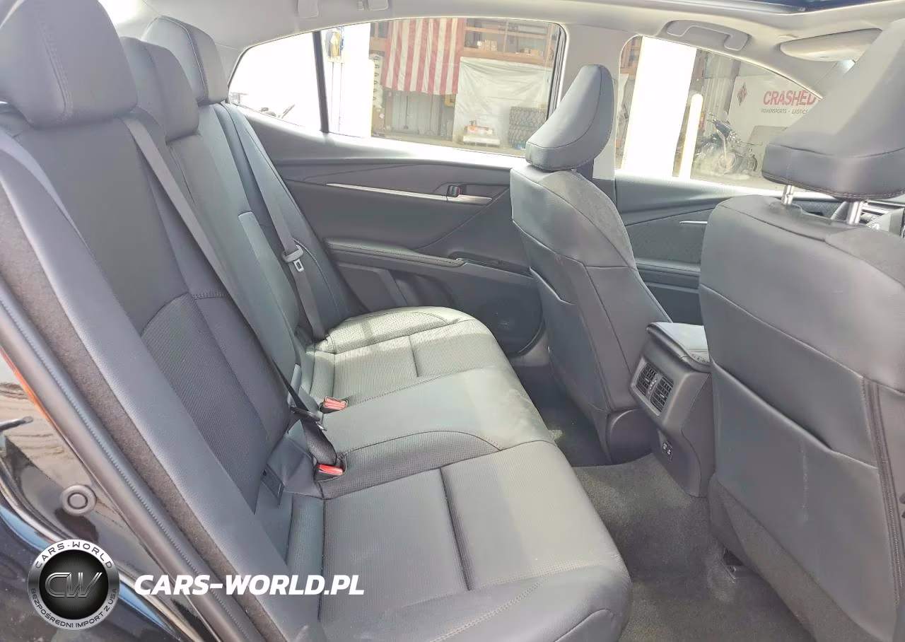 2026 Toyota Camry Xle VIN:4T1DAACK7TU262317 - 10