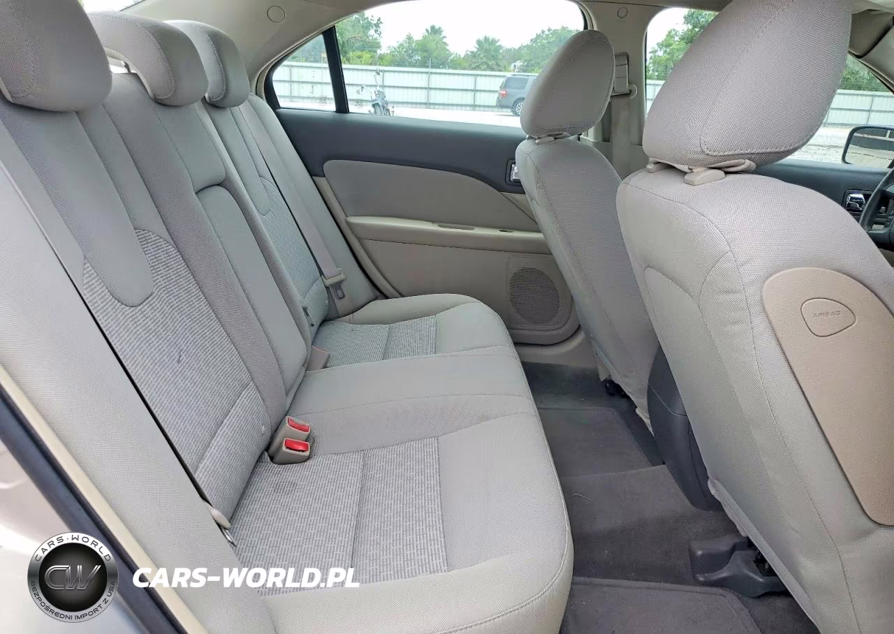 2010 Ford Fusion S VIN:3FAHP0GA0AR389971 - 10