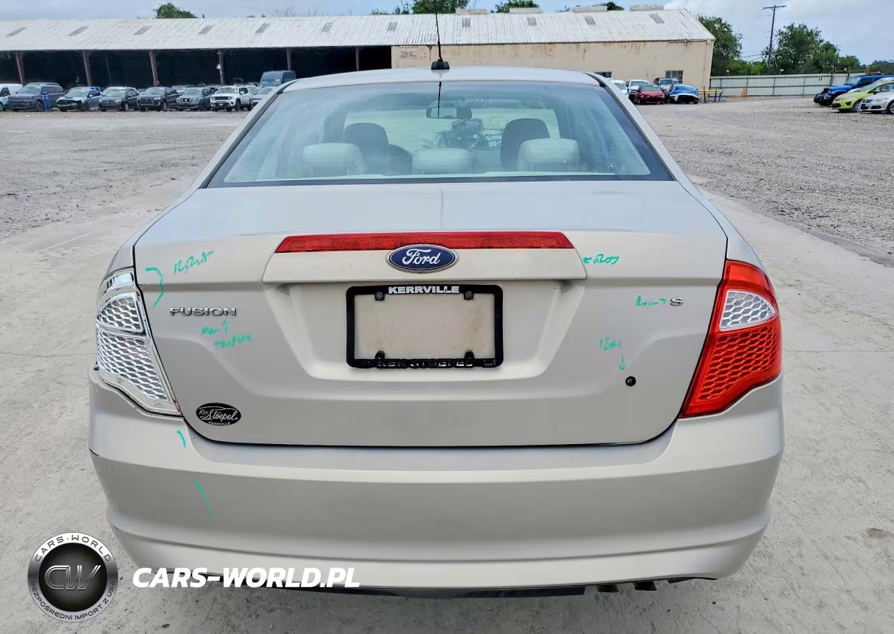 2010 Ford Fusion S VIN:3FAHP0GA0AR389971 - 6