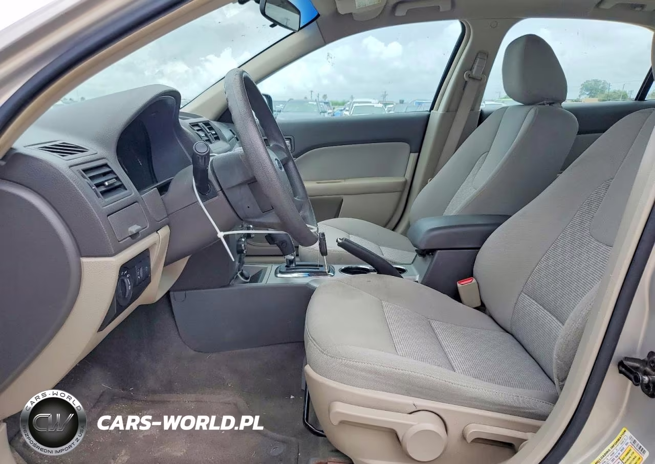 2010 Ford Fusion S VIN:3FAHP0GA0AR389971 - 7